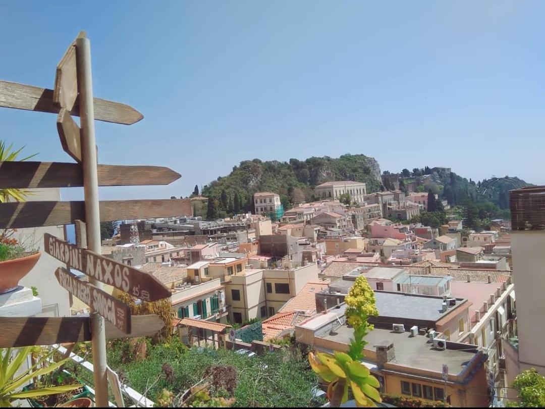 "Little Sicilian Home"-Room With A Private Bathroom & Kitchen -Fridge - And Shared A Beautiful Terrace On Hostel Taormina Center Exterior photo
